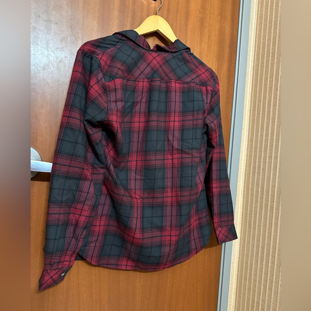 Eddie Bauer Red and Black Plaid Button-Up Shirt - Picture 4 of 5